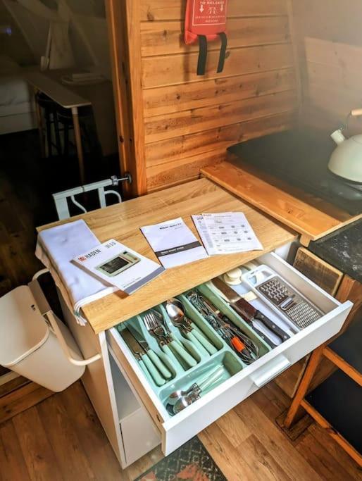 Robin Nest - Cosy Shepherd'S Hut Hideaway Callington Extérieur photo