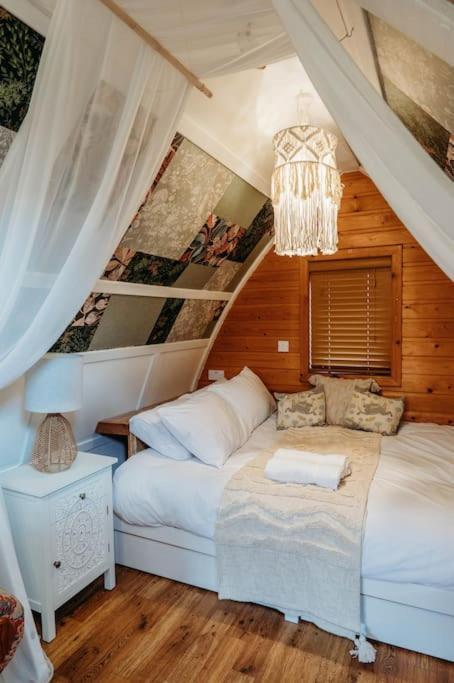 Robin Nest - Cosy Shepherd'S Hut Hideaway Callington Extérieur photo